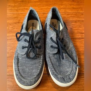 Boys boat shoes size 3